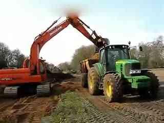 国产无尾大挖机工作视频,高效作业，引领行业新潮流